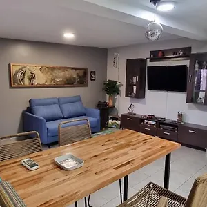 166 1/2 Apartamento